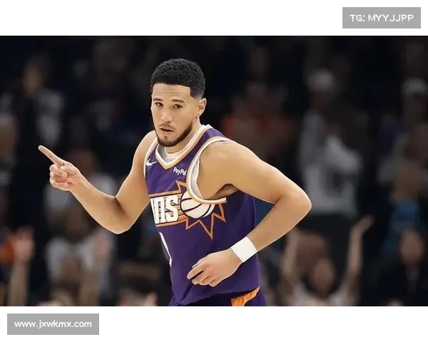 布克职业生涯最难忘瞬间回顾：从新星崛起到关键时刻的传奇表现